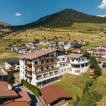 Hotel Edelweiss Superior Наудерс Екстер'єр фото