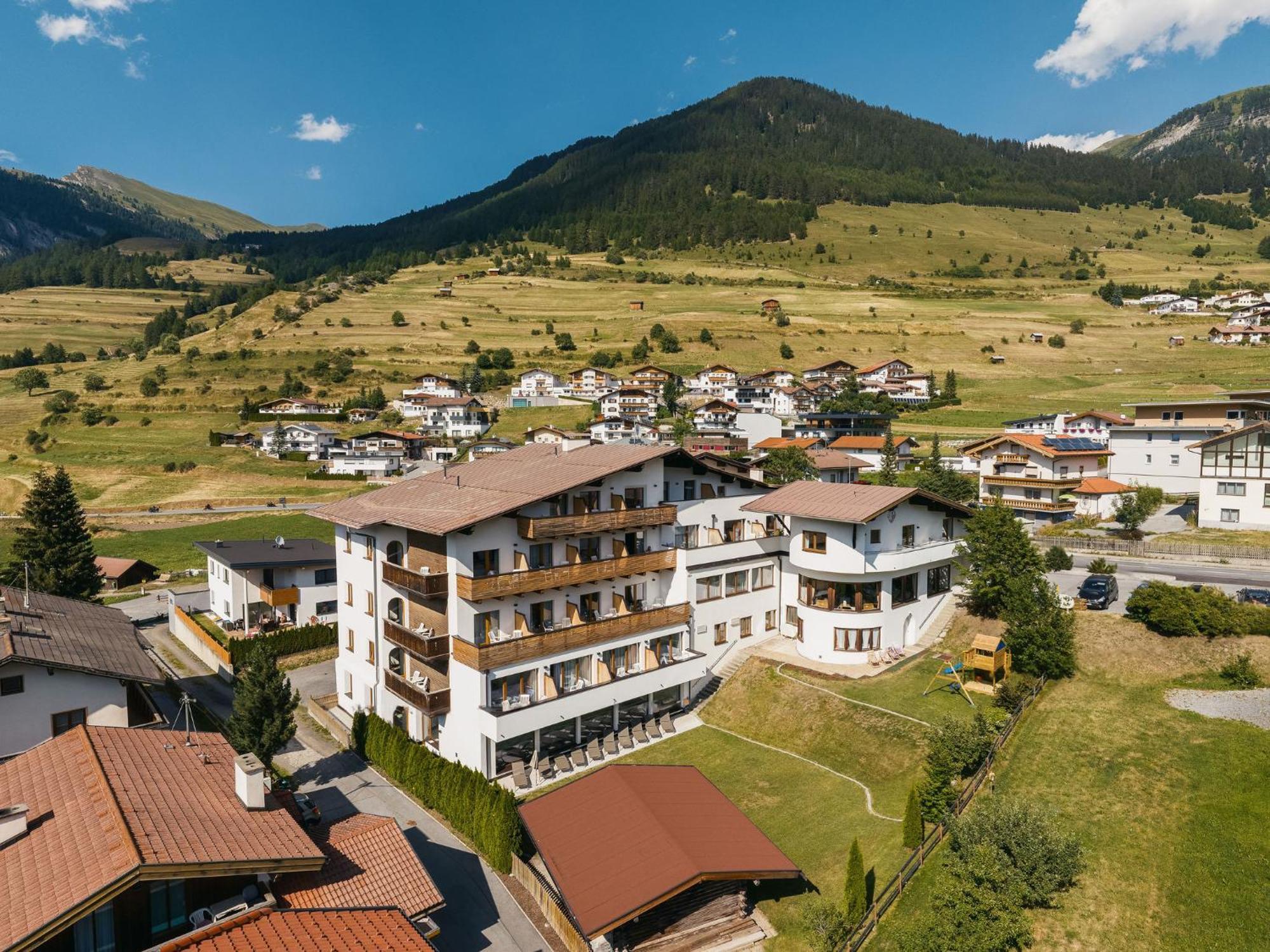 Hotel Edelweiss Superior Наудерс Екстер'єр фото